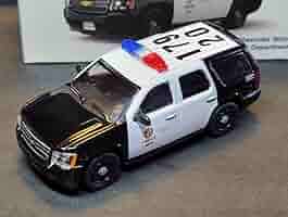 596モデル シボレータホ LAPD CHP 警察ミニカー 1:64 61nA+mr87fL._AC_SY200_QL15_.jpg